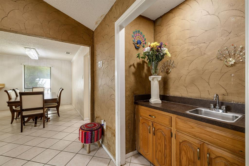 1865 Juniper Ln, Lewisville, TX 75077 photo