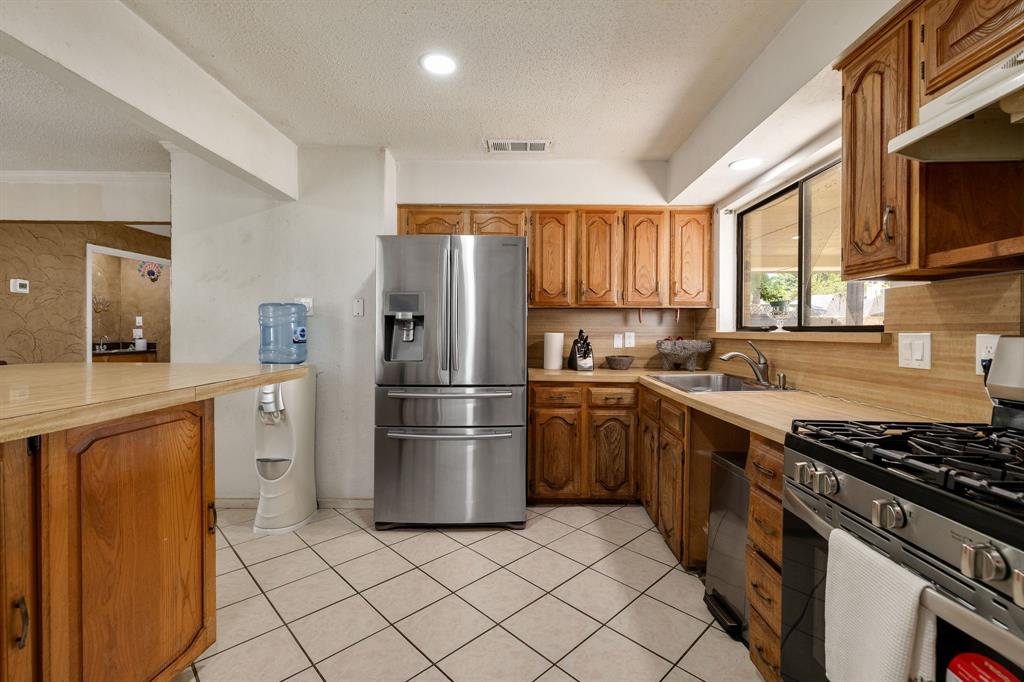 1865 Juniper Ln, Lewisville, TX 75077 photo