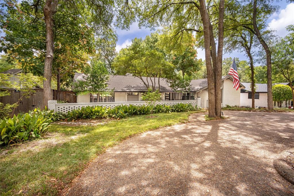 8242 San Cristobal Dr, Dallas, TX 75218