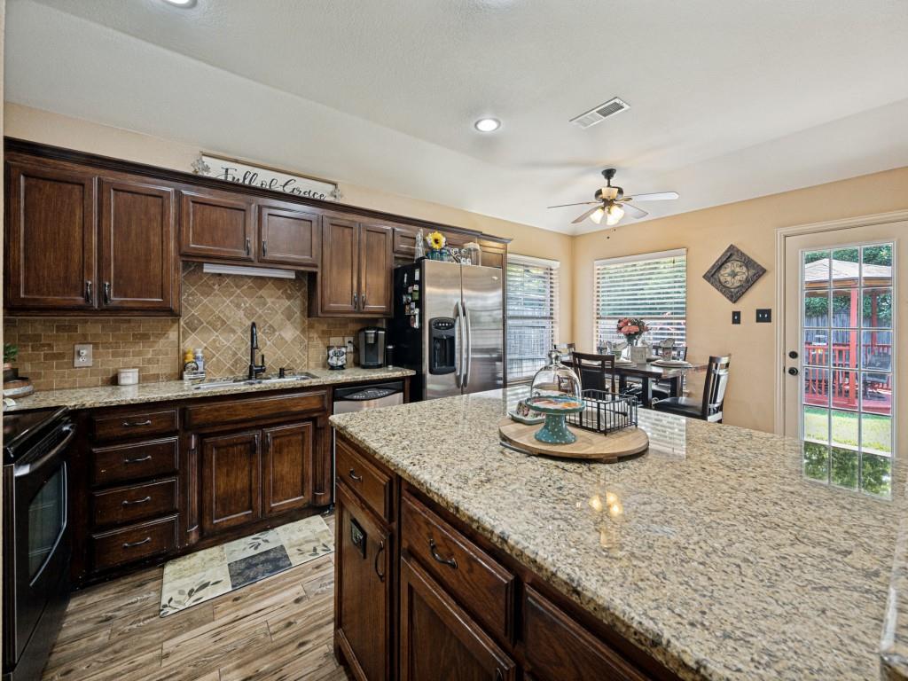 149 Roberts Dr, Saginaw, TX 76179 photo