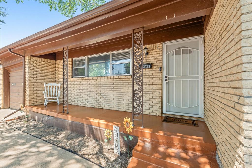 4709 Nadine Dr, Haltom City, TX 76117 photo