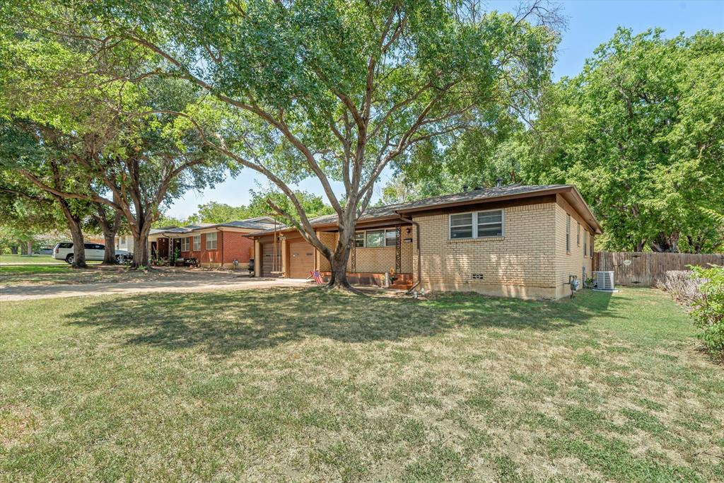 4709 Nadine Dr, Haltom City, TX 76117 photo