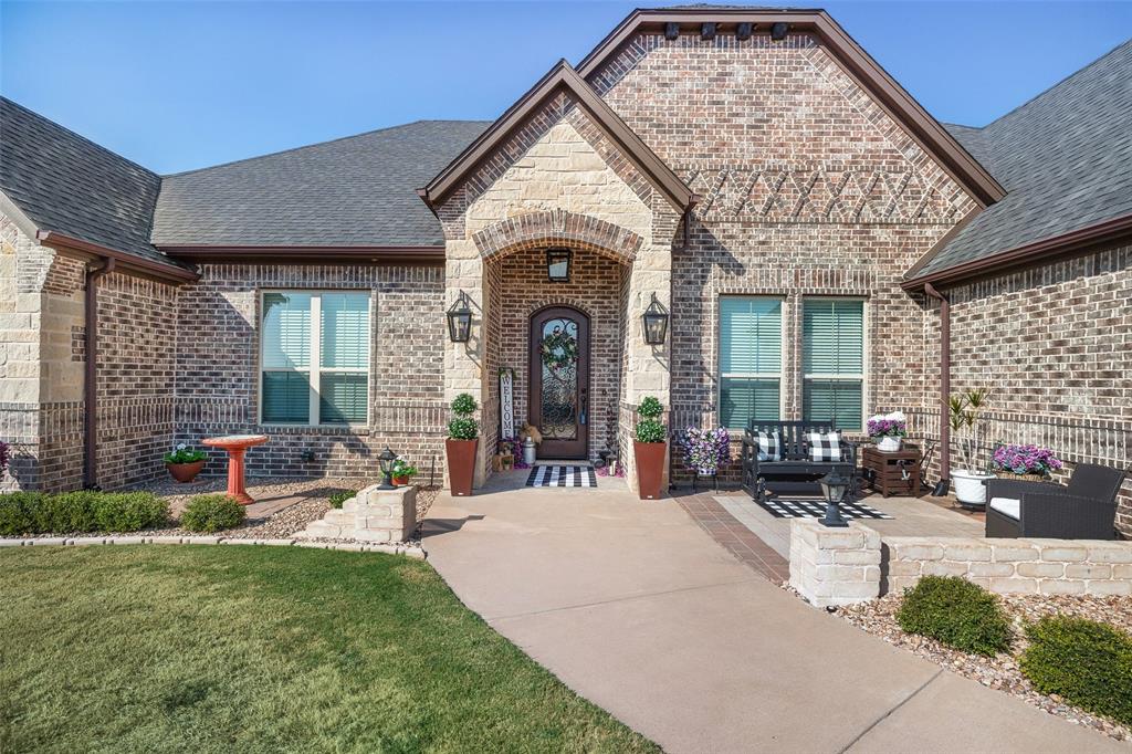 329 Kenyon Ct, Granbury, TX 76049