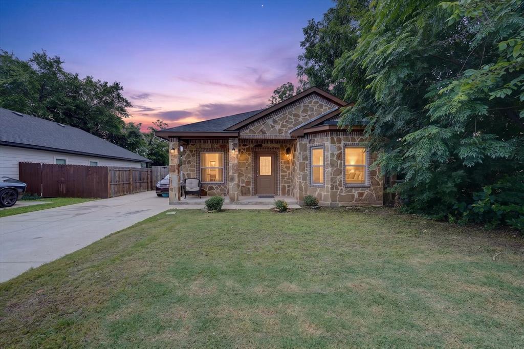 4552 Corregidor St, Dallas, TX 75216