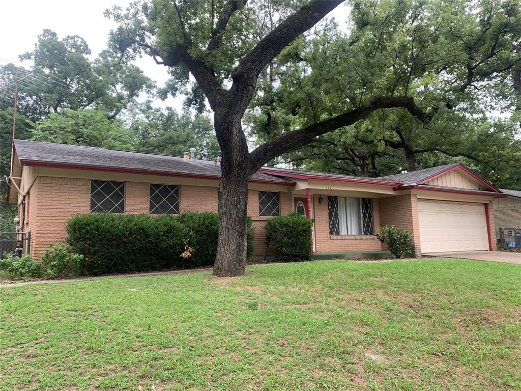 132 Skylark Dr, Azle, TX 76020