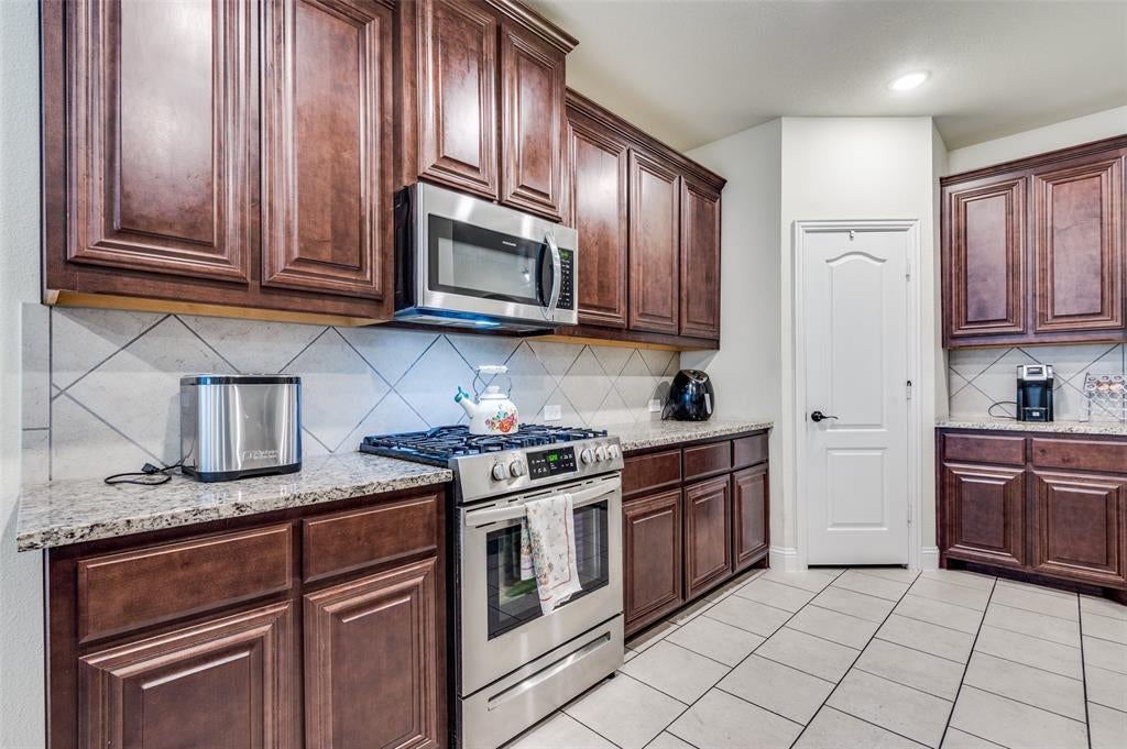 1220 Richard Pittmon Dr, Desoto, TX 75115 photo