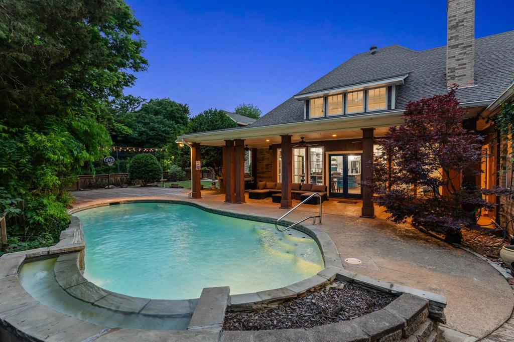 904 Mobley Rd, Cedar Hill, TX 75104