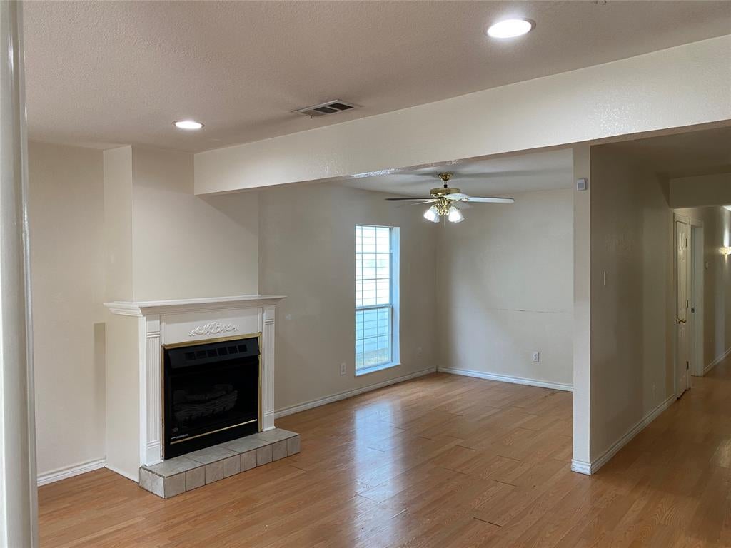 406 S Jefferson St, Irving, TX 75060 photo