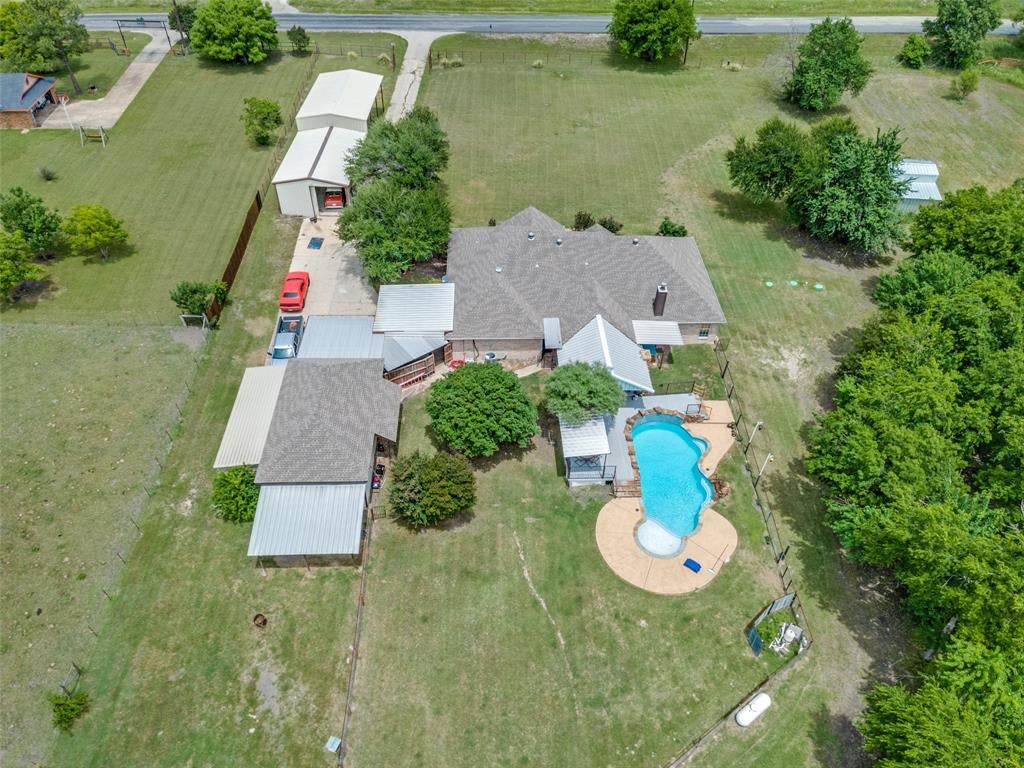 18584 County Road 543, Nevada, TX 75173
