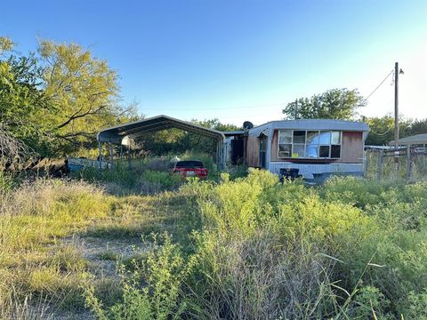Single Family Residence in Granbury TX 792 Lois Circle.jpg