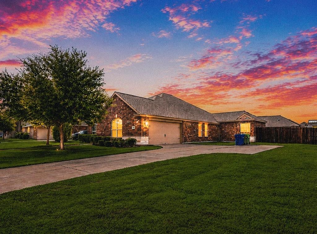610 Milas Ln, Glenn Heights, TX 75154 photo