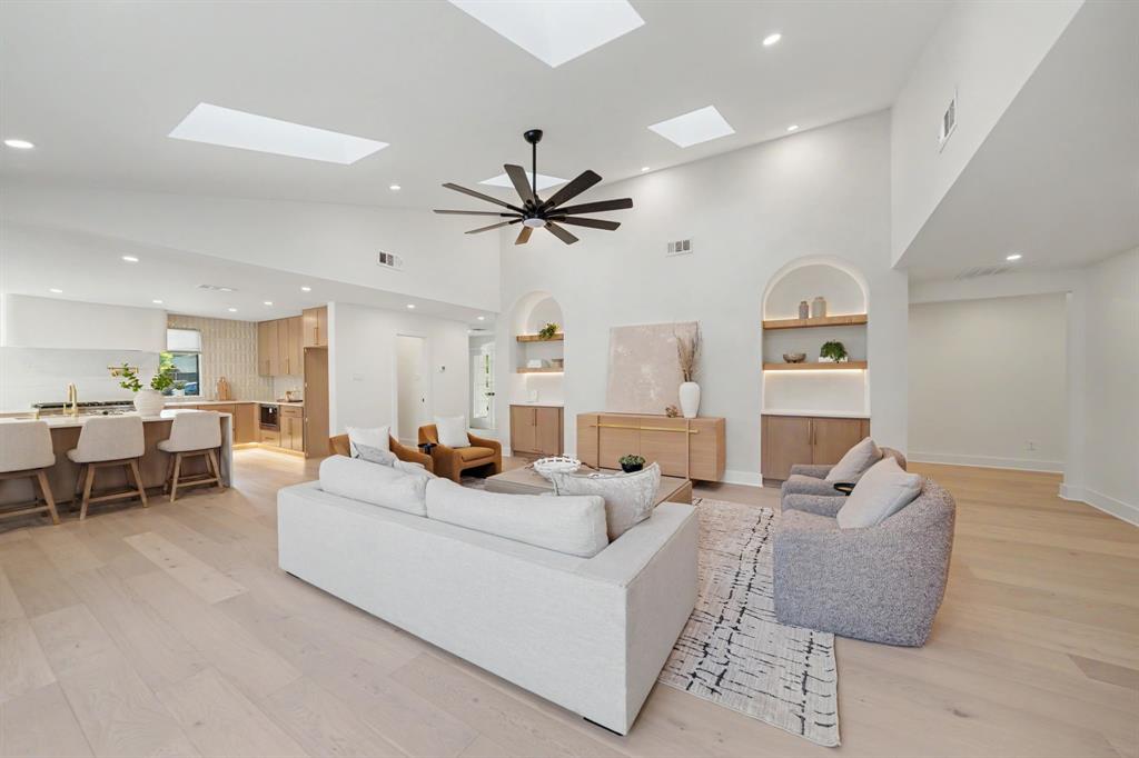 16212 Spring Creek Rd, Dallas, TX 75248