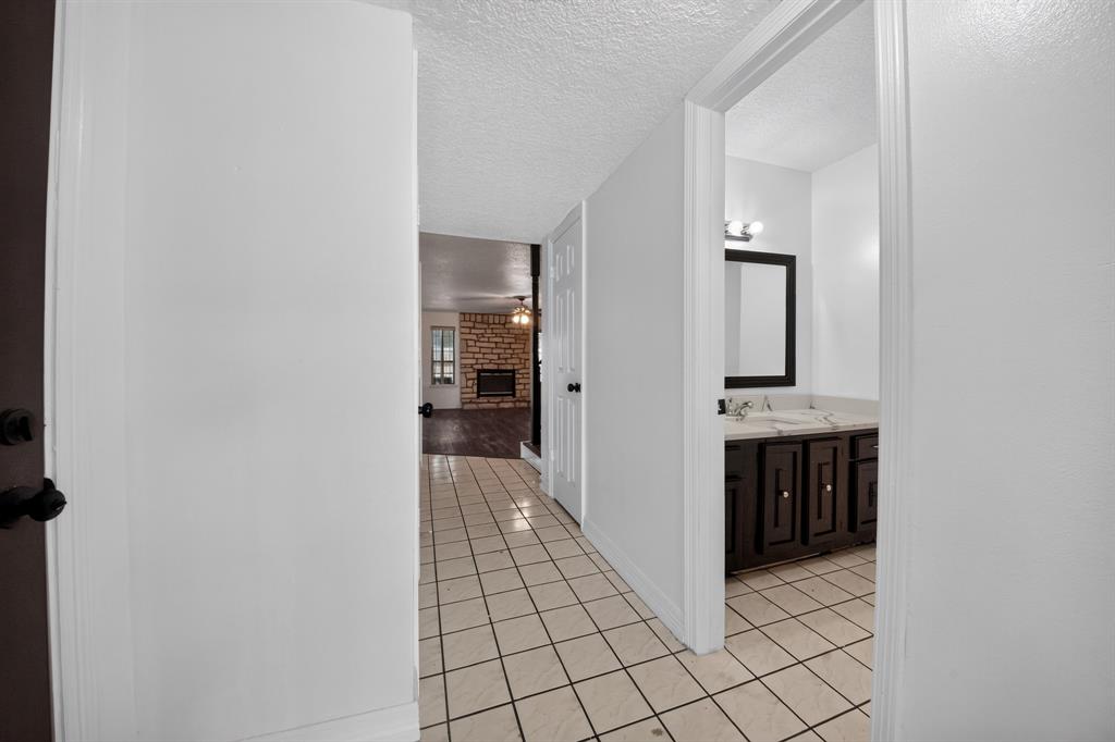 7335 Antoine Dr, Houston, TX 77088 photo