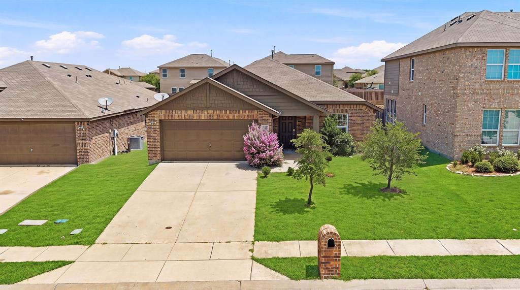 9440 Smoke Tree Dr, Forney, TX 75126