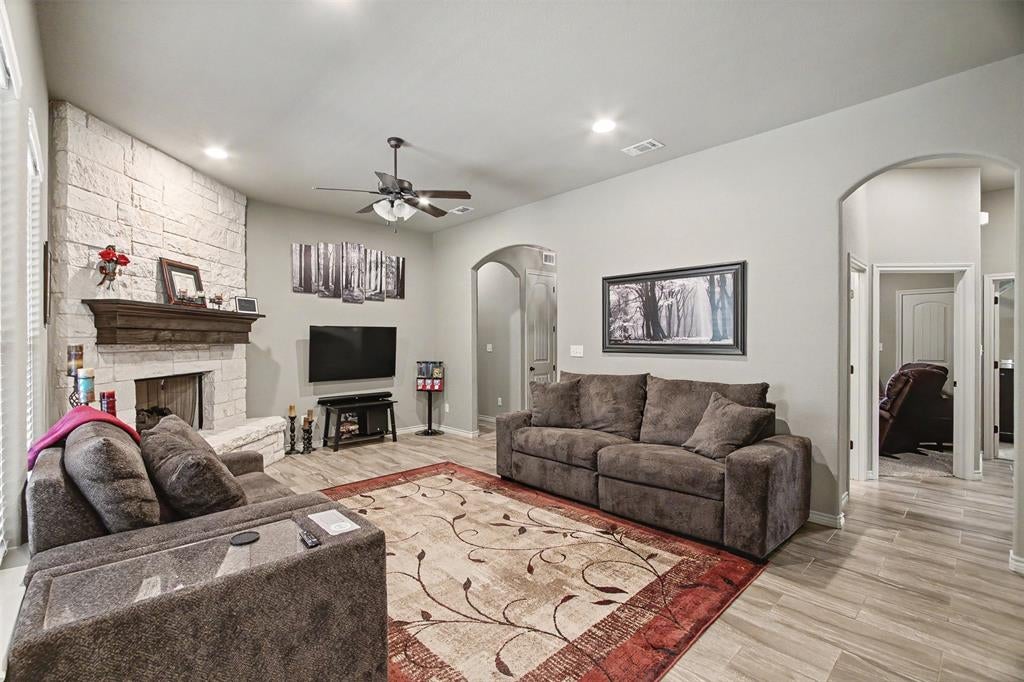 3907 De Rio Ct, Granbury, TX 76049 photo