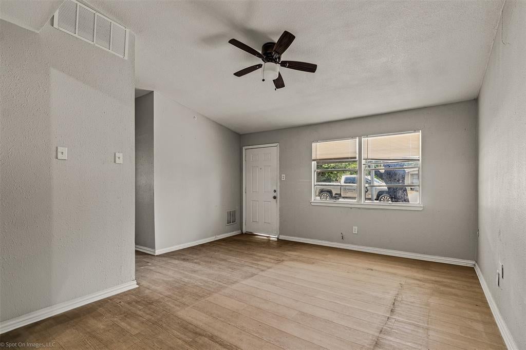 1814 Cumberland Dr, Garland, TX 75040 photo