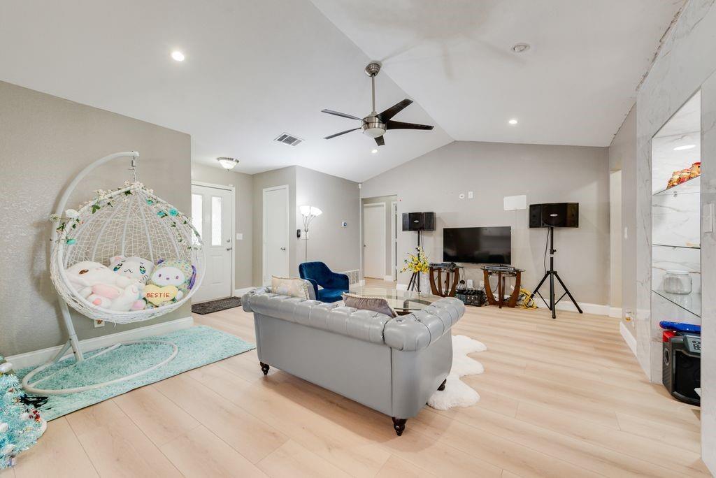 205 Freedom Ln, Arlington, TX 76002 photo
