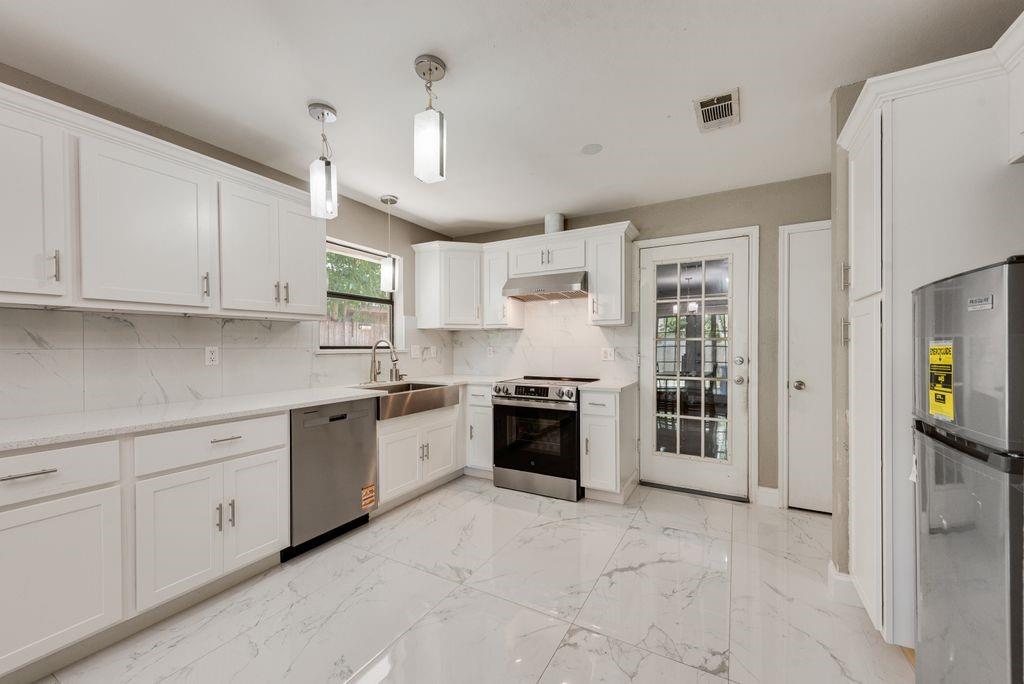 205 Freedom Ln, Arlington, TX 76002 photo