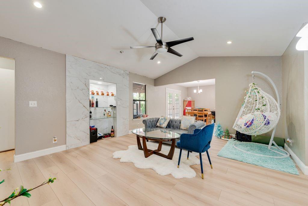 205 Freedom Ln, Arlington, TX 76002 photo