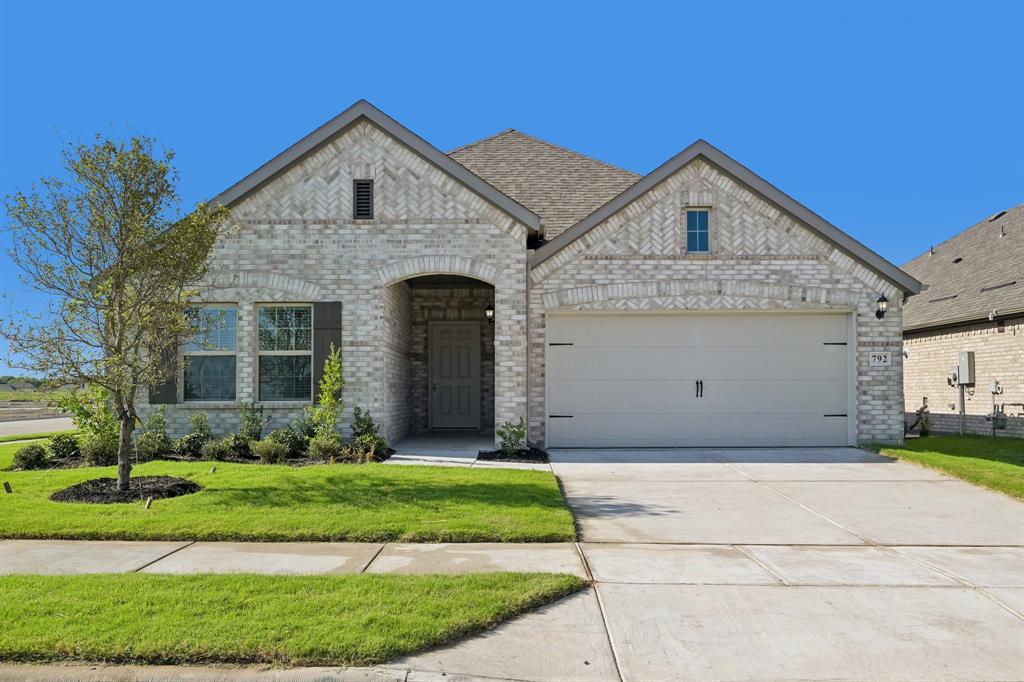 792 Grand Dale Dr, Lavon, TX 75166