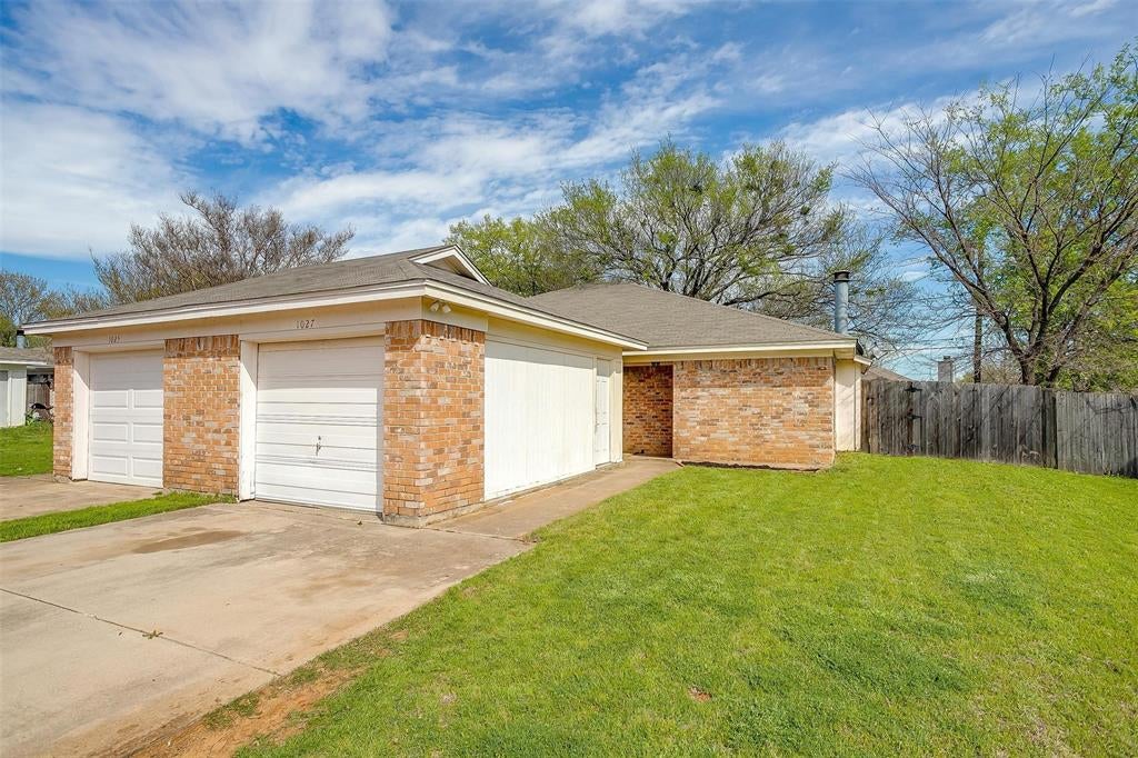 1025 Irene St, Burleson, TX 76028