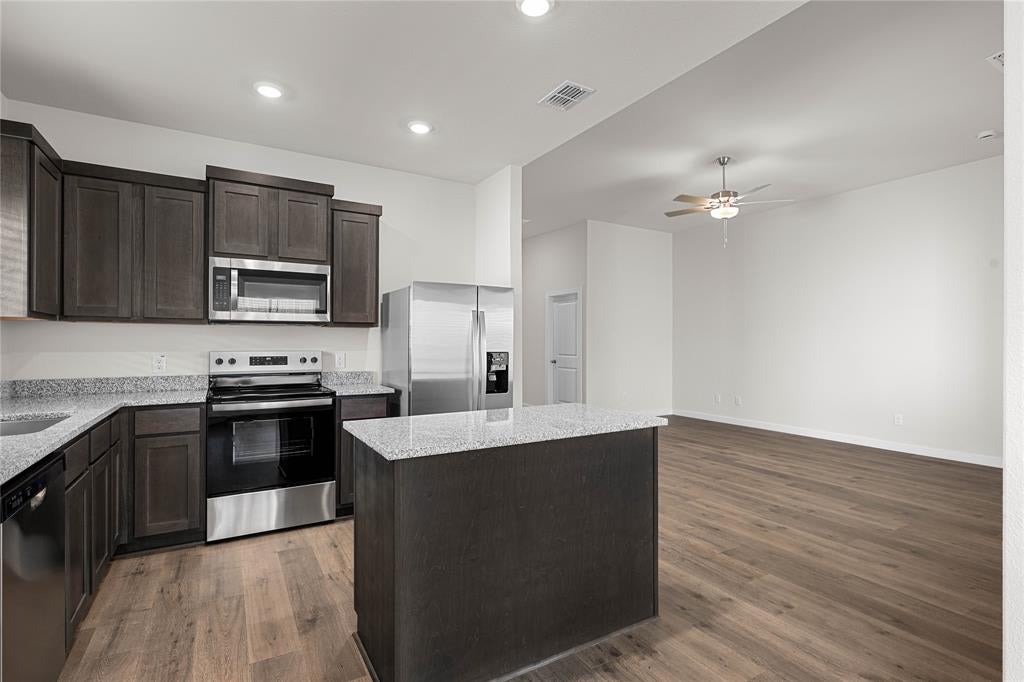 1727 Paul Dr, Seagoville, TX 75159 photo