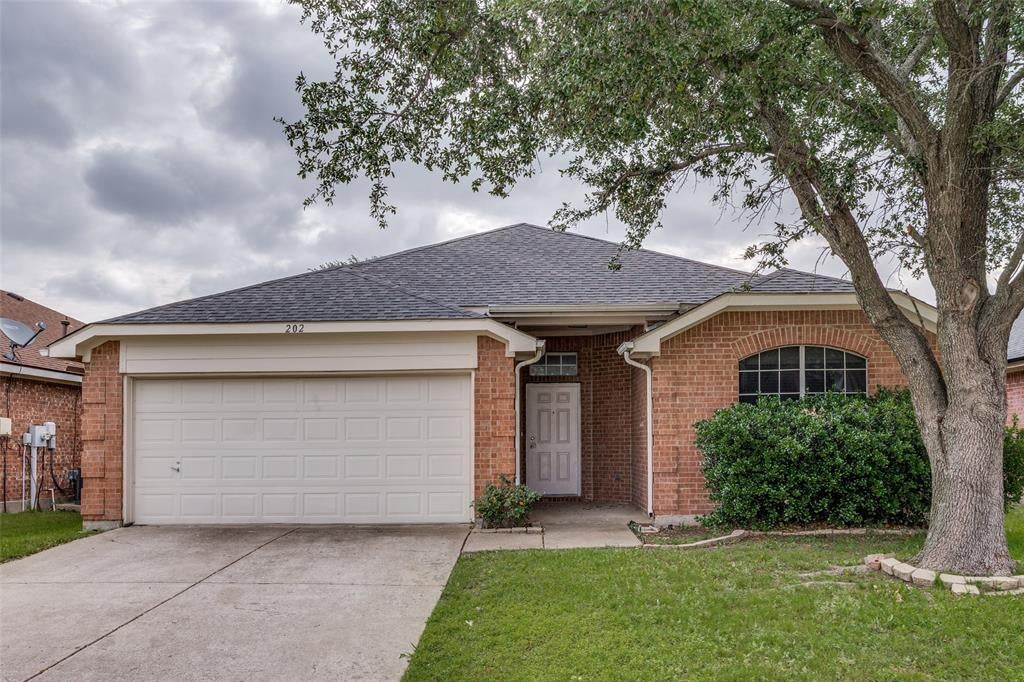 202 Trenton Dr, Wylie, TX 75098
