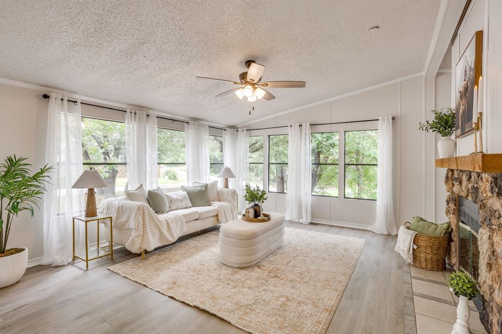 2600 Houston Ct, Granbury, TX 76048