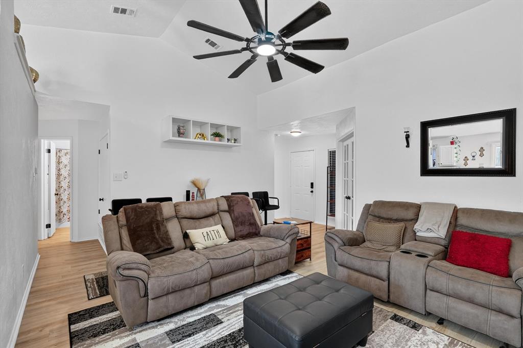 9420 Dumfries Dr, Dallas, TX 75227 photo