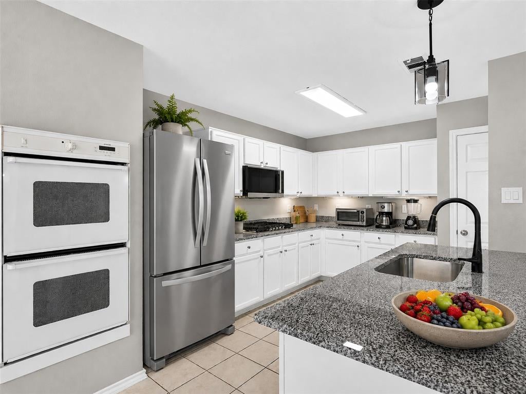 1104 Breezewood Dr, Lewisville, TX 75077 photo