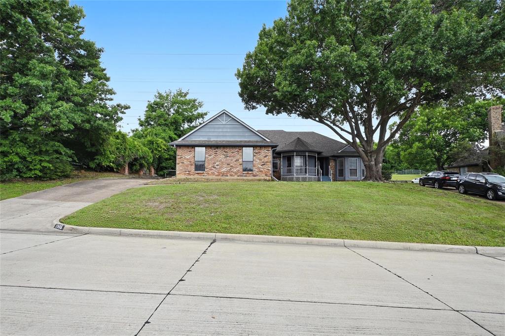 1905 Wedgewood Dr, Grand Prairie, TX 75050 photo