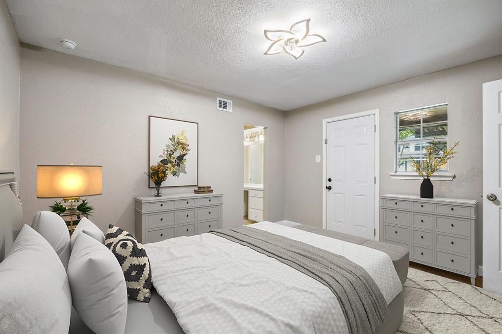 3534 Royal Ln, Dallas, TX 75229 photo