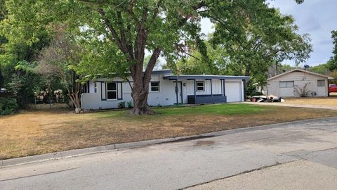 Single Family Residence in Benbrook TX 1102 Sproles Drive.jpg