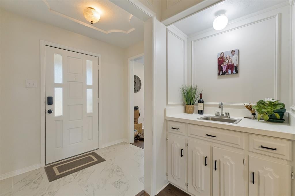 705 S Grove Rd, Richardson, TX 75081 photo