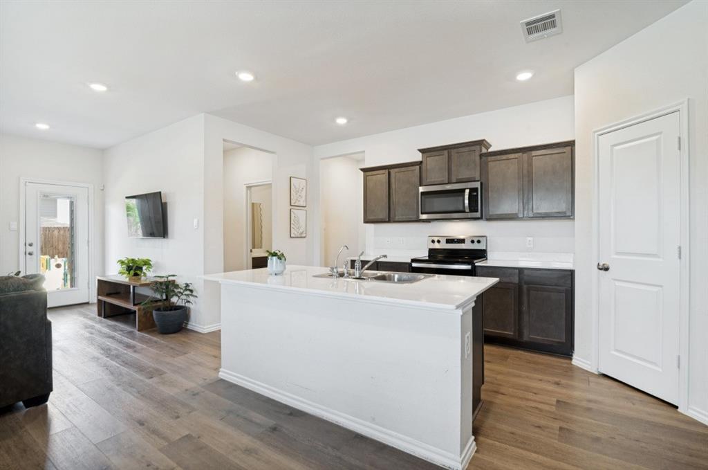 801 Sunrise Ln, Royse City, TX 75189 photo