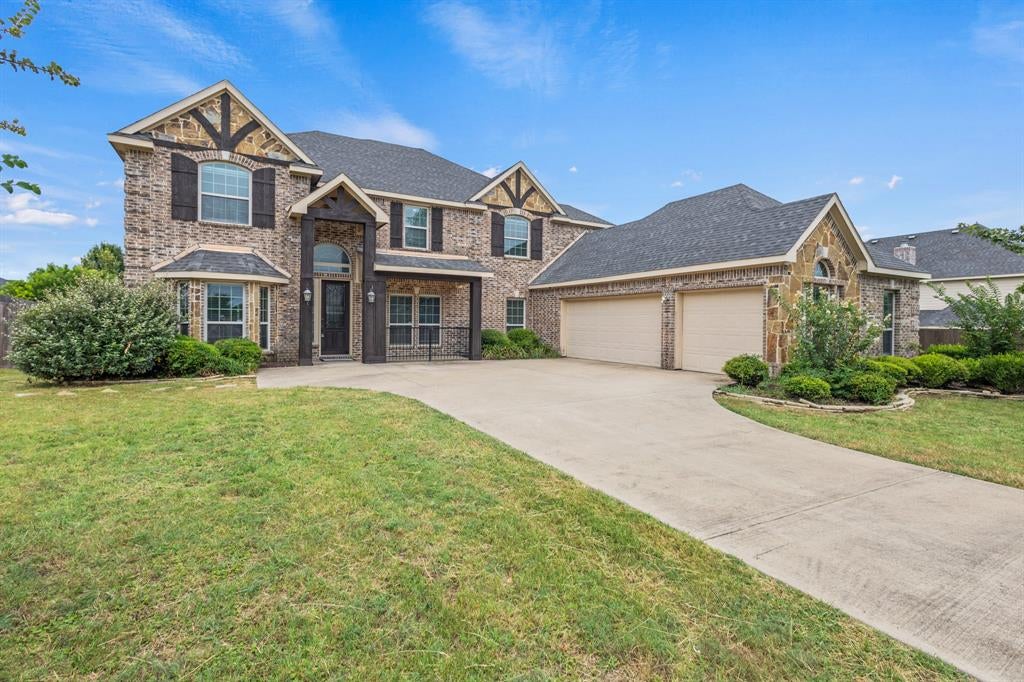 206 White Rock Ct, Davilla, TX 75154