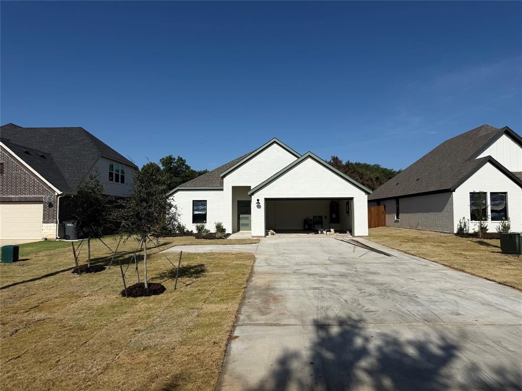 409 Smith Rd, Springtown, TX 76082