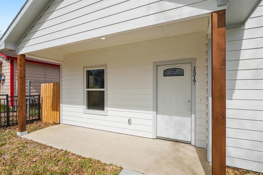 1317 E Tucker St, Fort Worth, TX 76104 photo