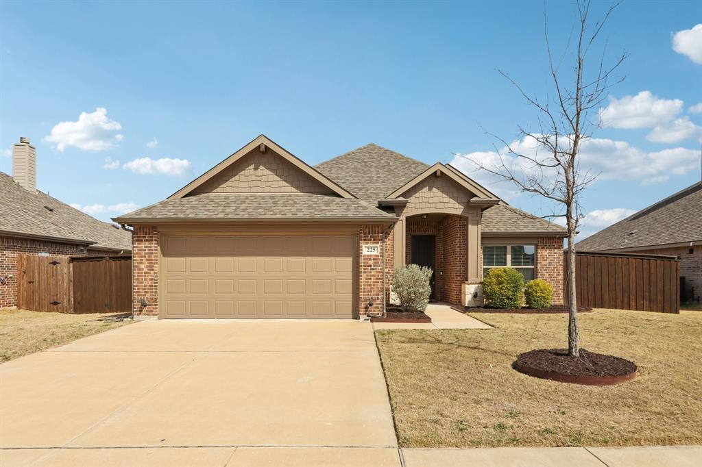 225 Brazos Dr, Waxahachie, TX 75165