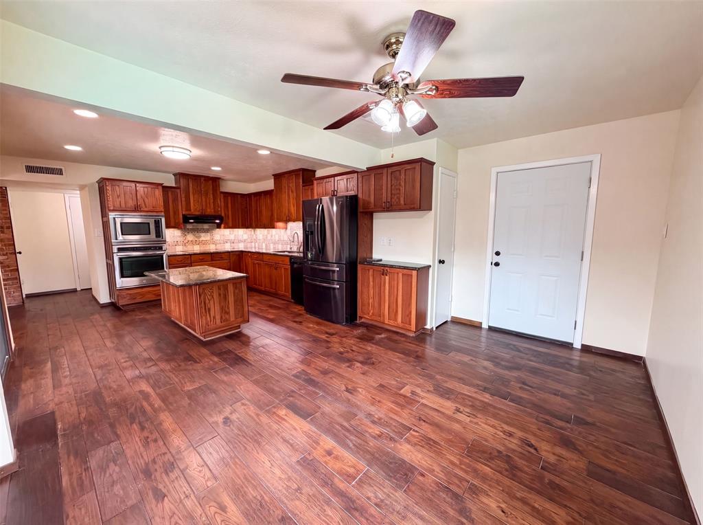 530 Shadowcrest Ln, Coppell, TX 75019 photo