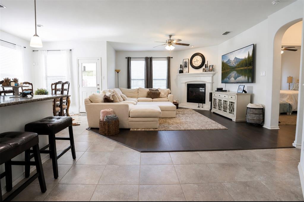 2452 Clay Creek Ln, Fort Worth, TX 76177