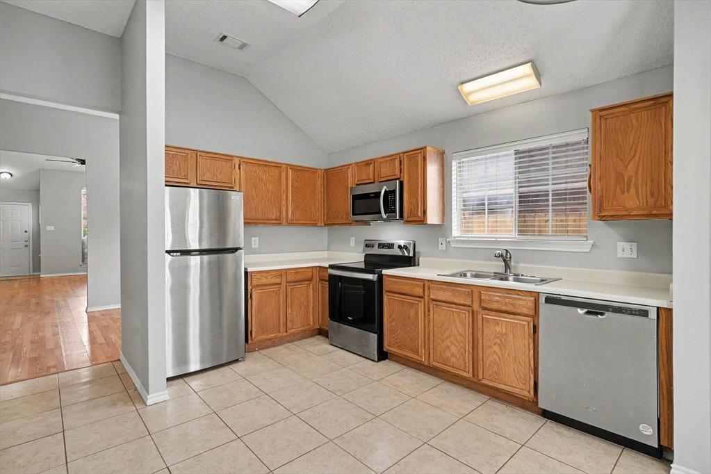 8844 Mystic Trl, Fort Worth, TX 76118 photo