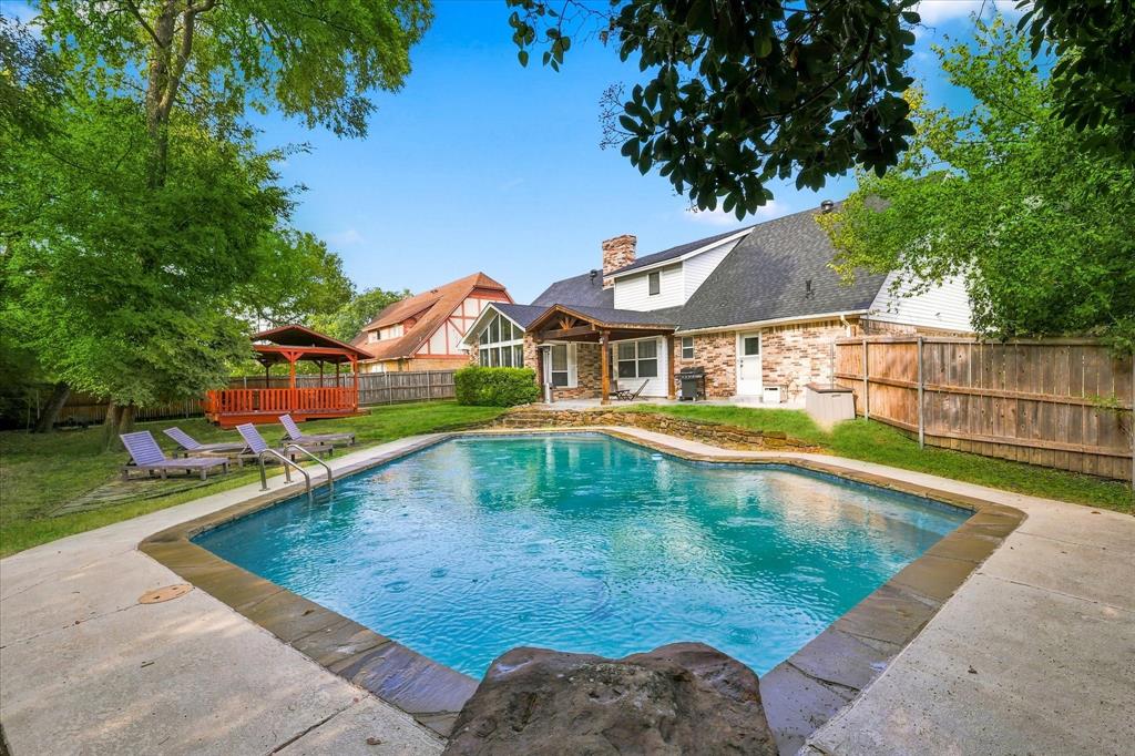 919 Green Hills Rd, Duncanville, TX 75137
