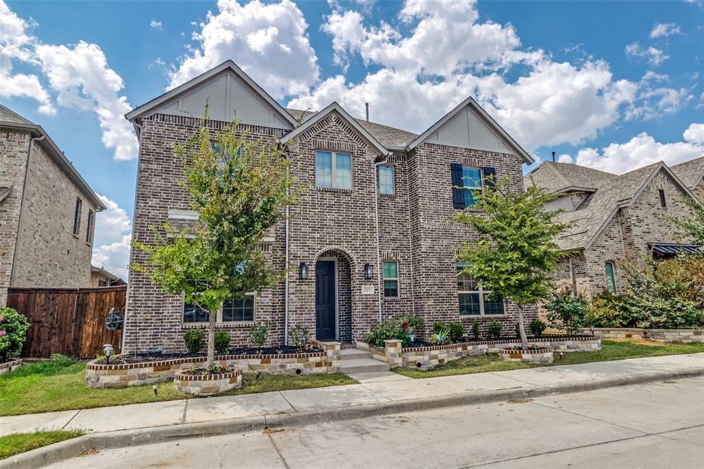 12679 Royal Oaks Ln, Farmers Branch, TX 75234 photo