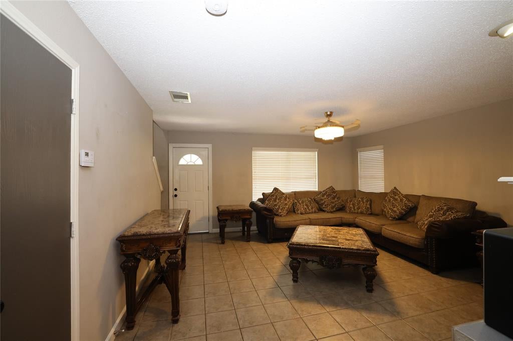 4360 Mesa Dr, Carrollton, TX 75010 photo