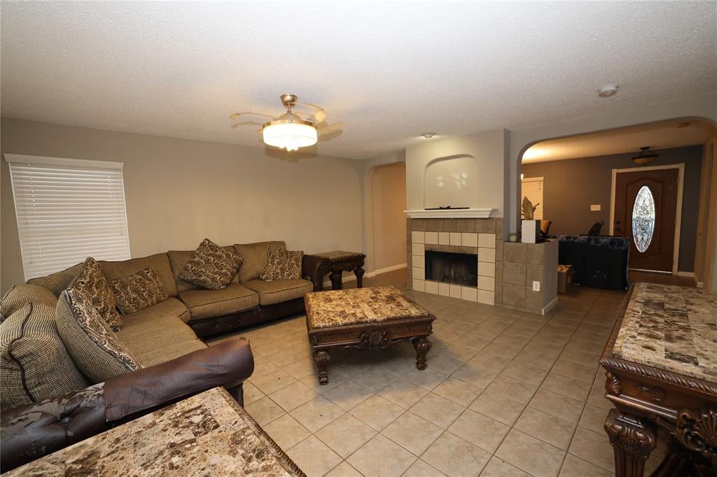 4360 Mesa Dr, Carrollton, TX 75010 photo
