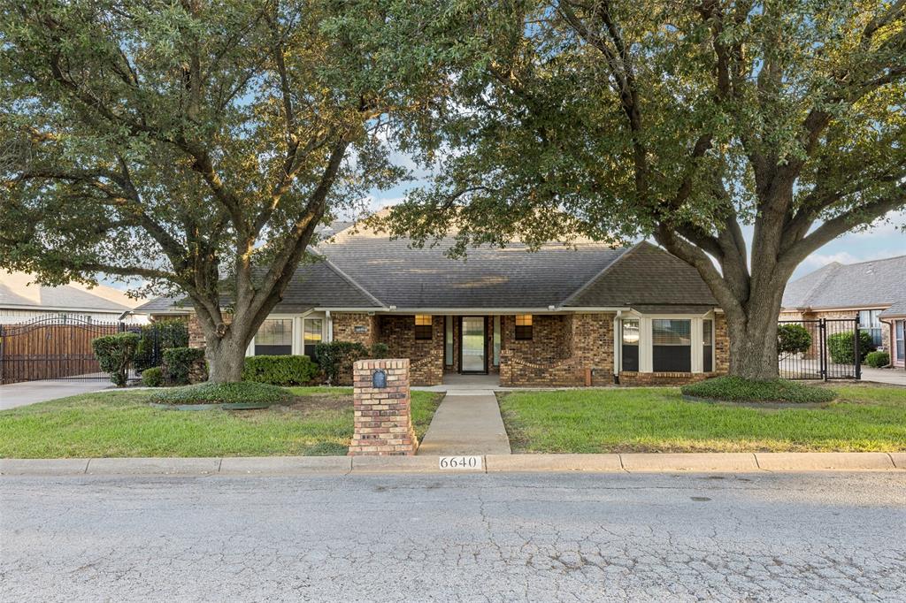 6640 Pleasant Ridge Dr, North Richland Hills, TX 76180 photo