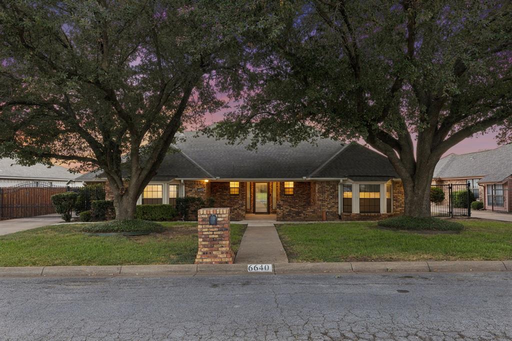 6640 Pleasant Ridge Dr, North Richland Hills, TX 76180