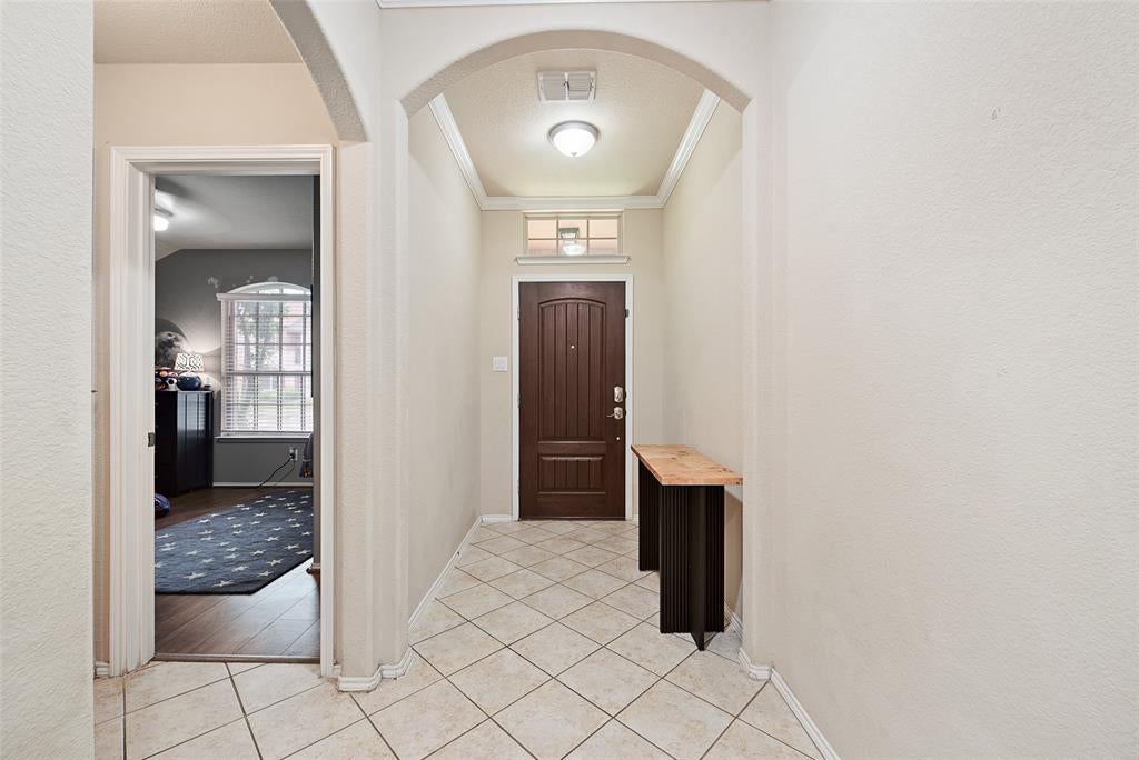 8221 Black Hills Trl, Aubrey, TX 76227 photo