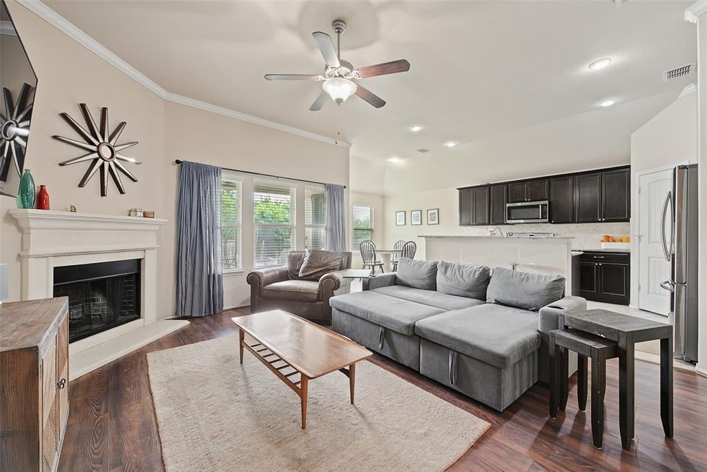 8221 Black Hills Trl, Aubrey, TX 76227 photo